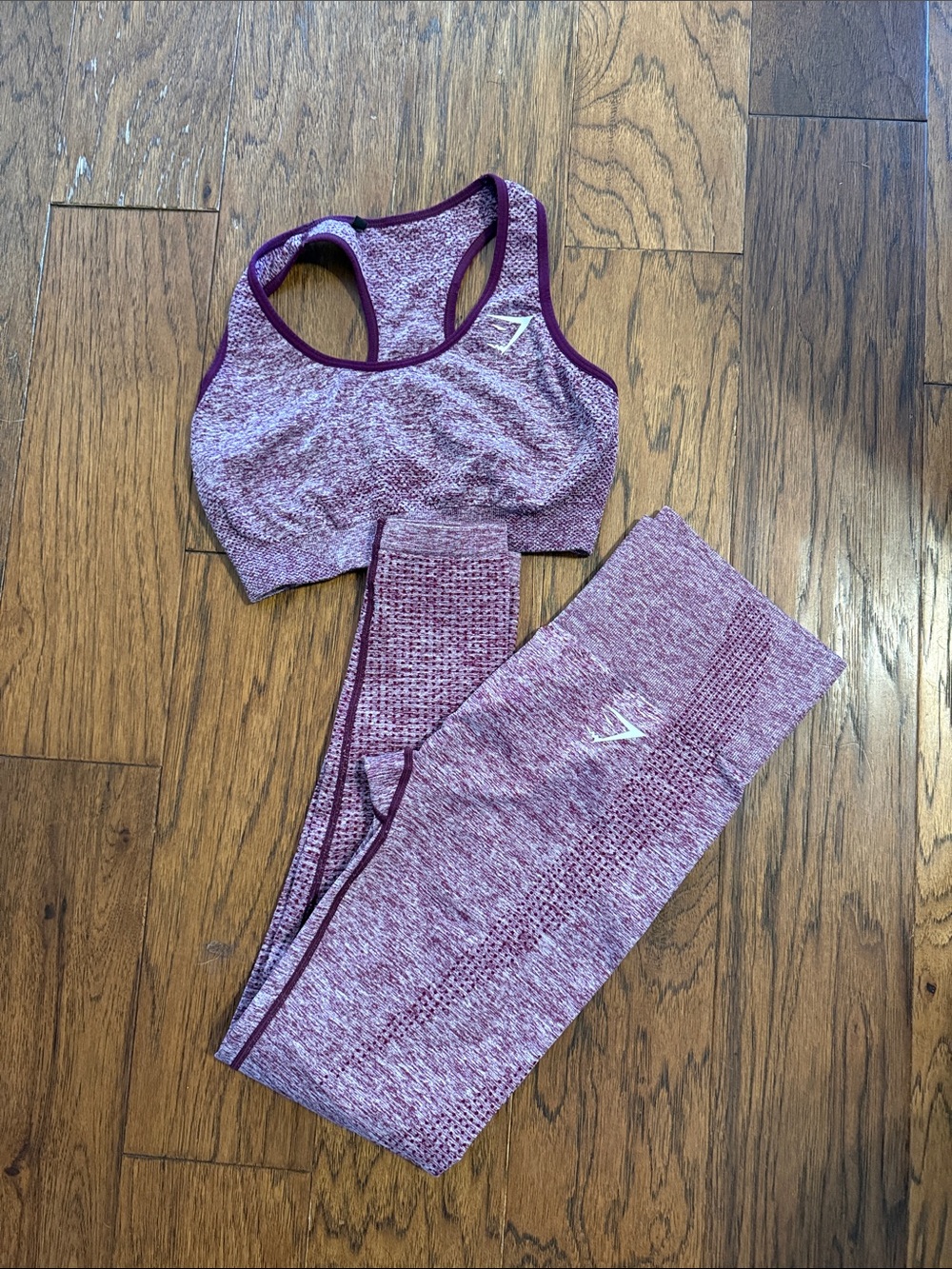 Gymshark Seamless Sports Bra and Leggings Set - Berry Plum